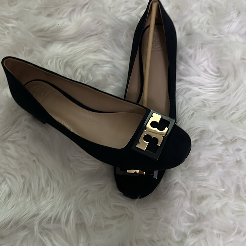Tory Burch Black Navy Suede Pump - Picture 2 of 10